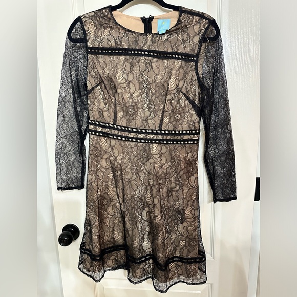 Cece Women’s Long Sleeve Black Lace with Nude Lining A-Line Mini Dress Size 4P - Picture 3 of 8